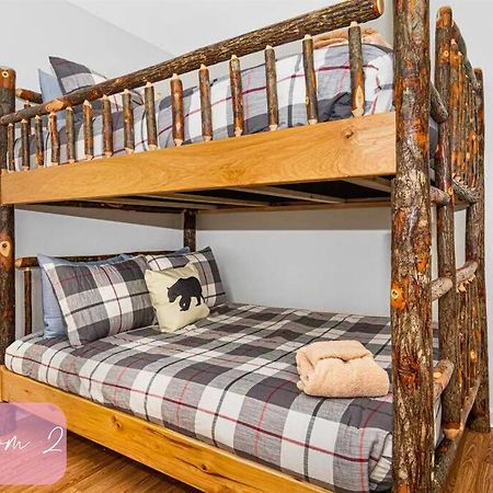 Willow Trace: Family Retreat, Hot Tub, Gaming! พิเจนฟอร์จ ภายนอก รูปภาพ
