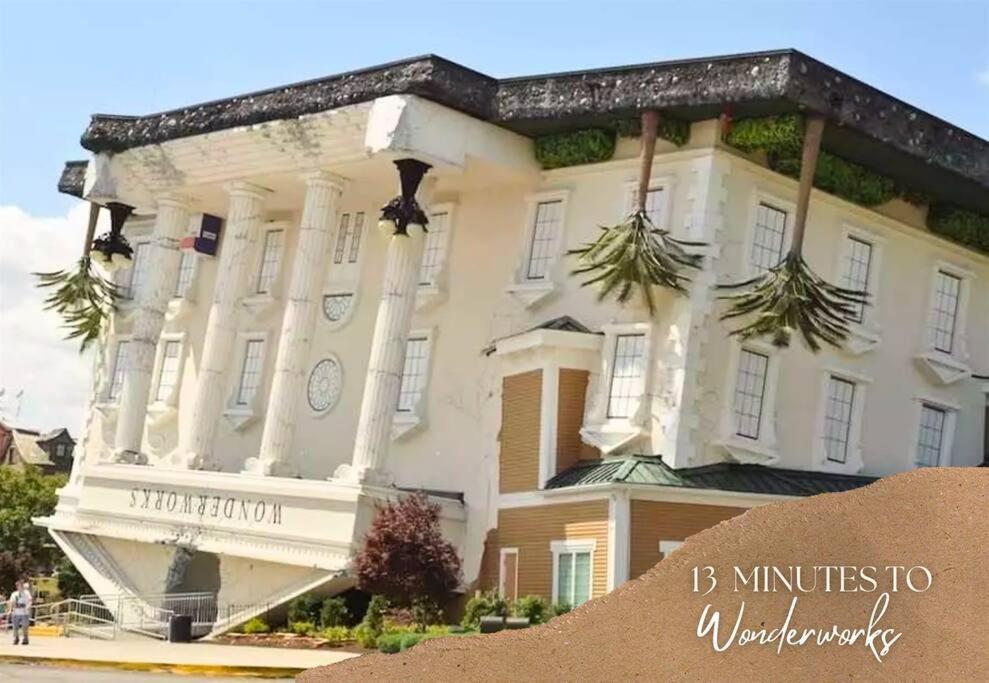 Willow Trace: Family Retreat, Hot Tub, Gaming! พิเจนฟอร์จ ภายนอก รูปภาพ