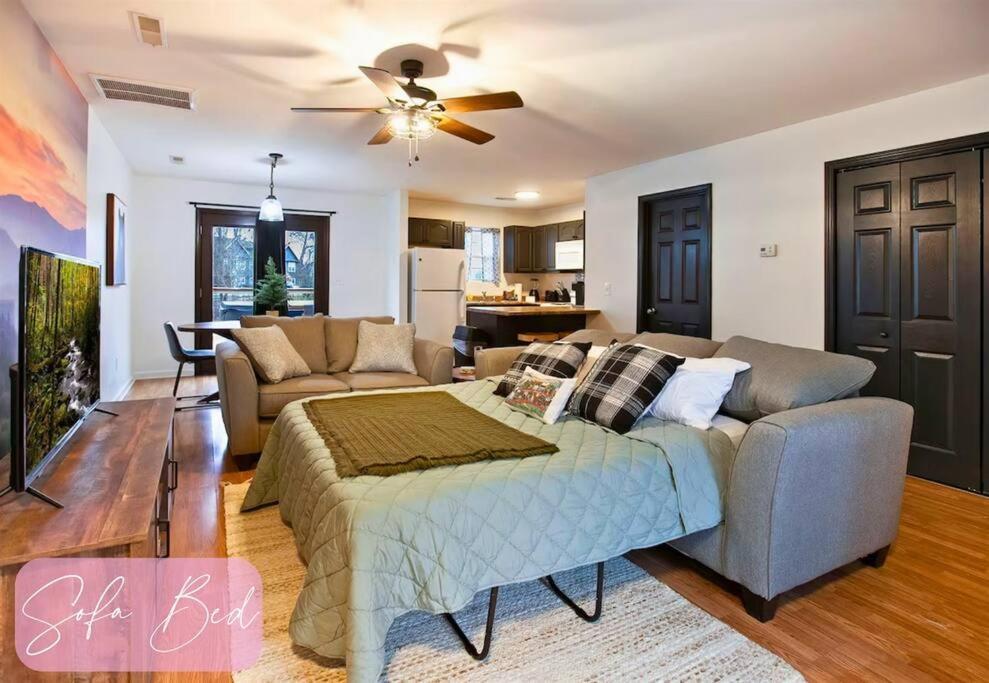 Willow Trace: Family Retreat, Hot Tub, Gaming! พิเจนฟอร์จ ภายนอก รูปภาพ